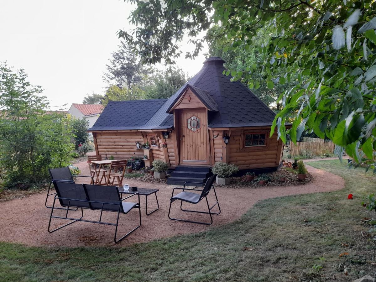 A L'Oree Du Cedre Hotel Pouzauges Kültér fotó